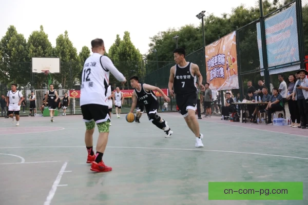 社区型俱乐部探头球得分，基层训练成果转化为胜势